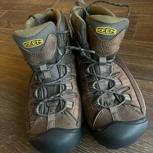 KEEN Men's Dark Brown and Gray Boots